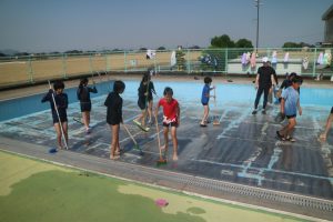 プール清掃をしました 佐賀県白石町立有明西小学校