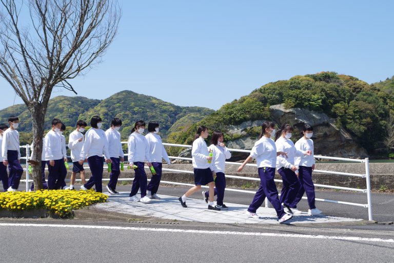 1年生オリエンテーション（令和2年4月13日） 佐賀県立唐津青翔高等学校