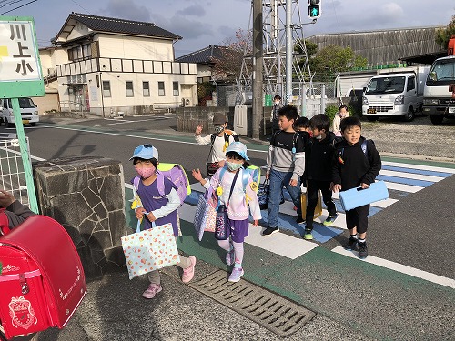 4 14 水 １年生初登校 川上小学校のホームページ