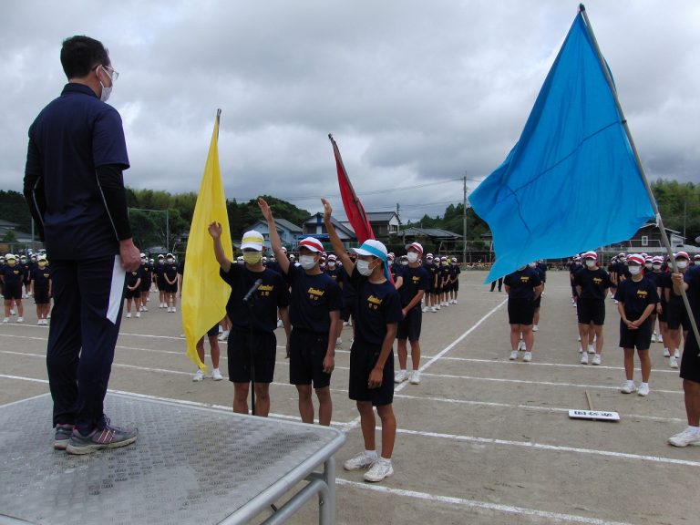 体育大会を行いました。(5月16日) 伊万里市立国見中学校