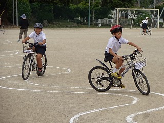 自転車交通安全教室（中学年・高学年）  ☆鹿島市立七浦小学校☆