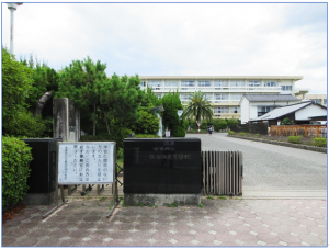 南側の門