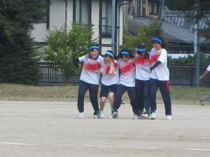 五人六脚