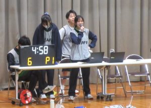 アナウンスを行う生徒会役員