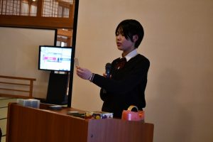 百人一首同好会の読手