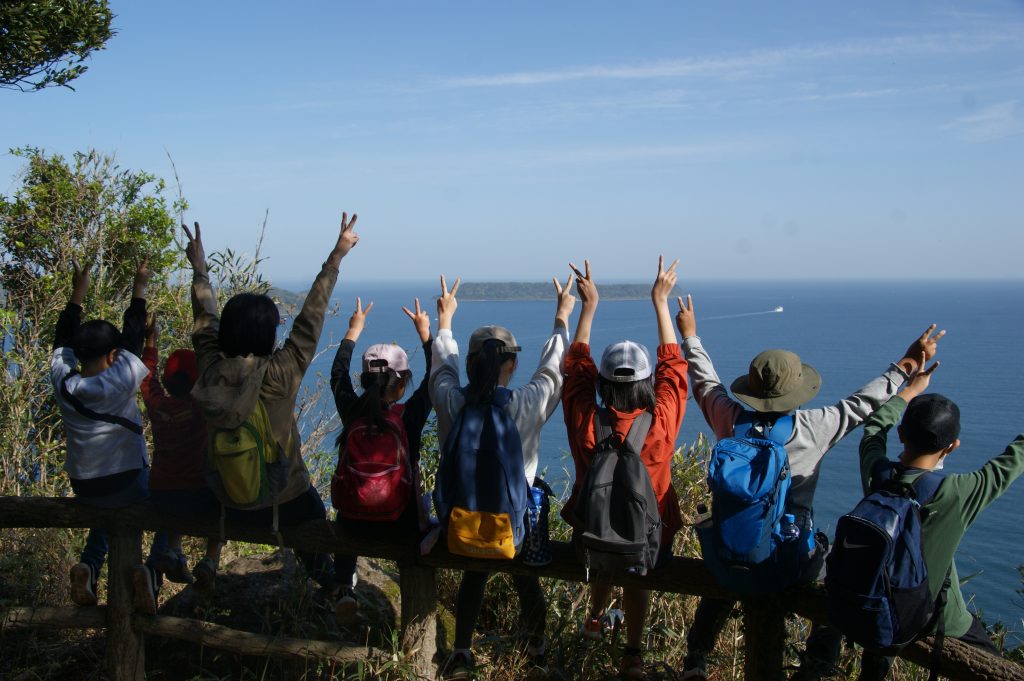 頂上清掃(高島山登山) 唐津市立高島小学校