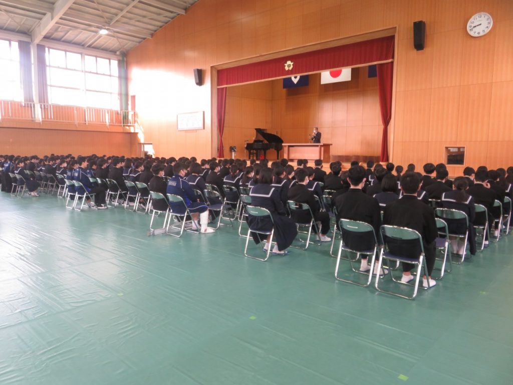 卒業式リハーサル (3/7) 鳥栖市立鳥栖中学校